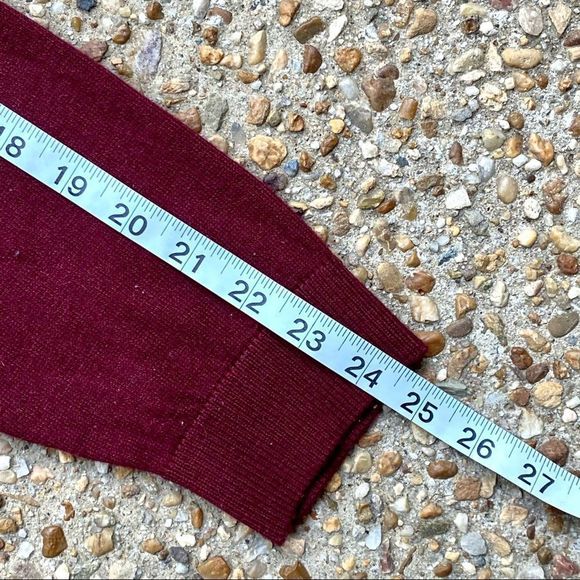 NWT EXPRESS Oversized Deep V-neck Soft Maroon & Red Sweater Size S - Picture 6 of 9
